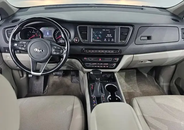 KIA CARNIVAL 2018