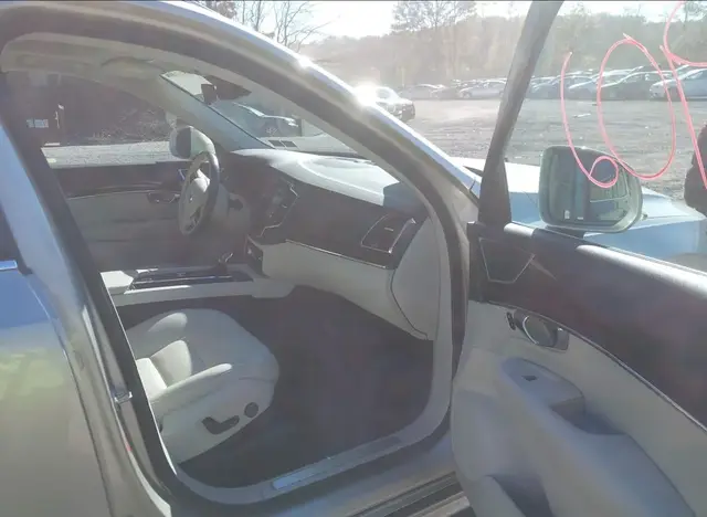 VOLVO XC90 T6 MOMENTUM 2018