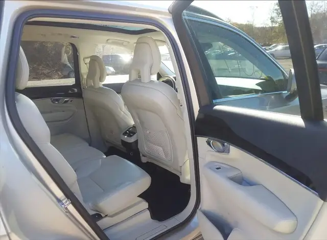 VOLVO XC90 T6 MOMENTUM 2018