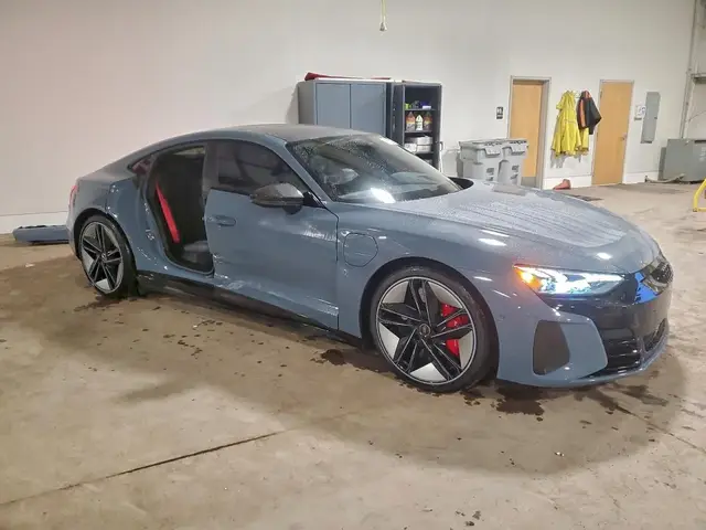 AUDI E-TRON RS E-TRON GT 2021