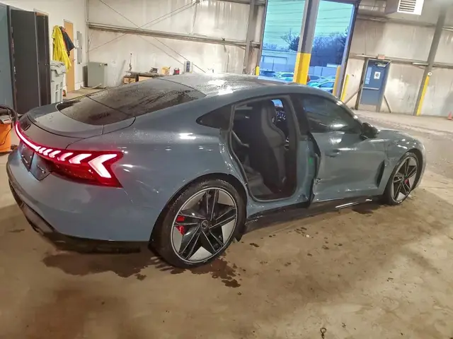 AUDI E-TRON RS E-TRON GT 2021