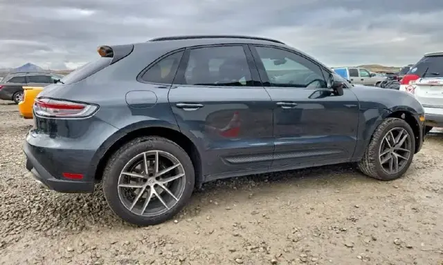 PORSCHE MACAN 2024