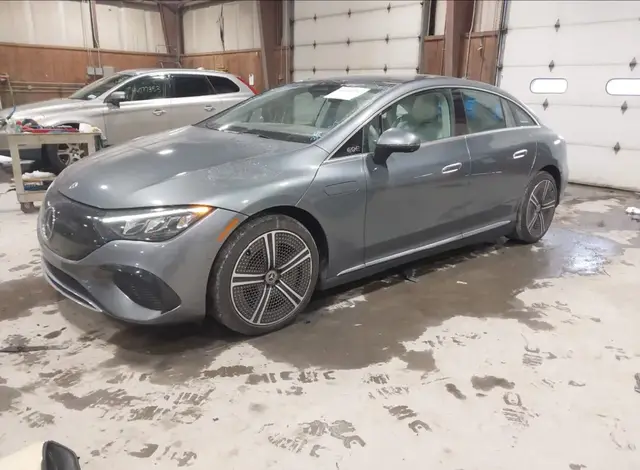 MERCEDES-BENZ EQE 500 4MATIC 2022