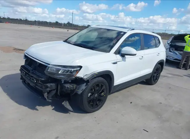 VOLKSWAGEN TAOS SE 2022