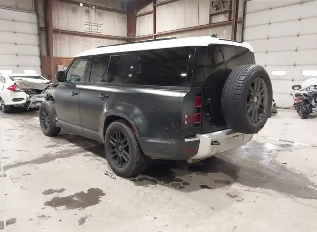 LAND ROVER DEFENDER 130 SE 2022