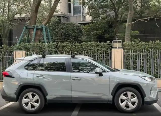 TOYOTA RAV4 2021