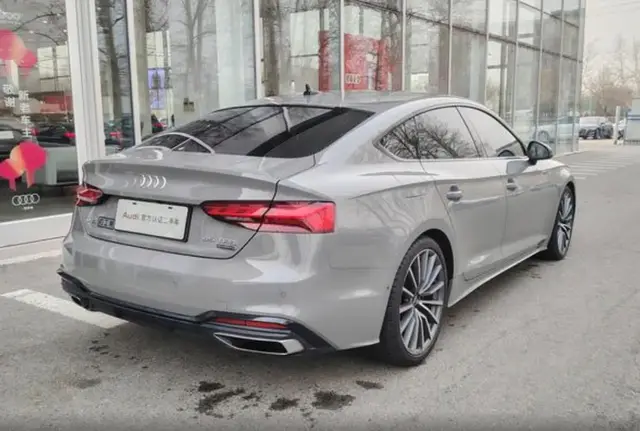 AUDI A5 2022