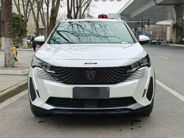 PEUGEOT 5008 2023