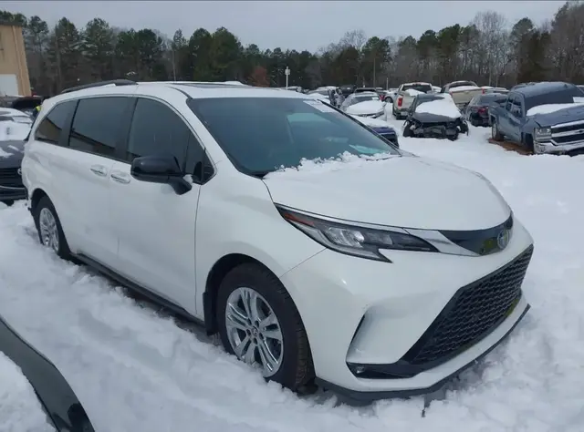 TOYOTA SIENNA XSE 2022