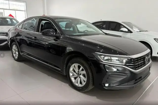 VOLKSWAGEN PASSAT 2023