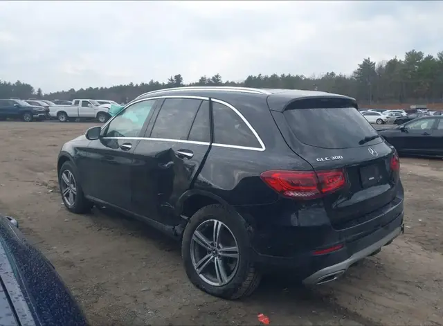 MERCEDES-BENZ GLC 300 2022