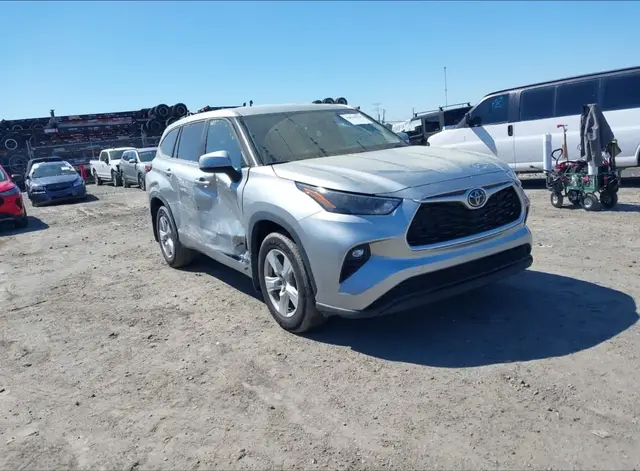 TOYOTA HIGHLANDER LE 2022