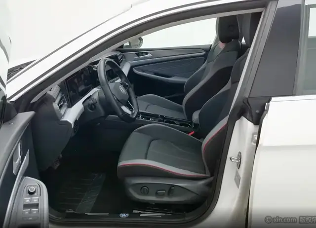 VOLKSWAGEN LAMANDO L 2023