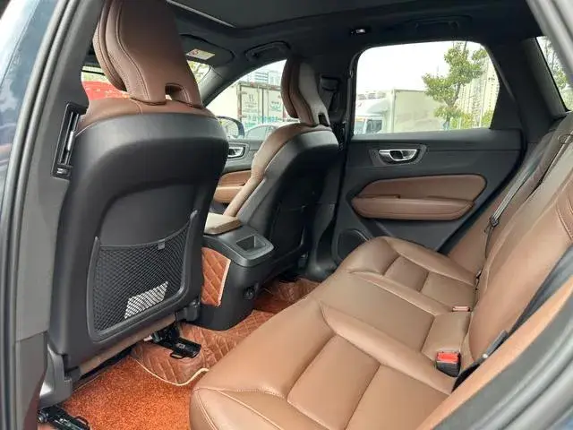 VOLVO XC60 B5 AWD INSCRIPTION 2023