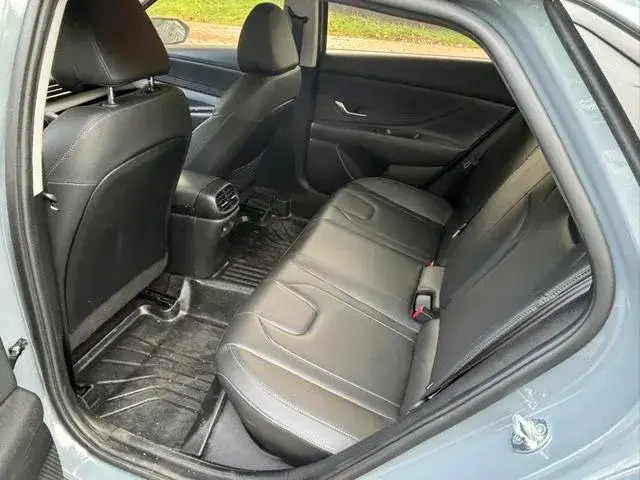 HYUNDAI ELANTRA LUX PREMIUM 2023