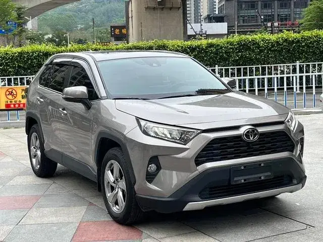 TOYOTA RAV4 FASHION EDITION 2022