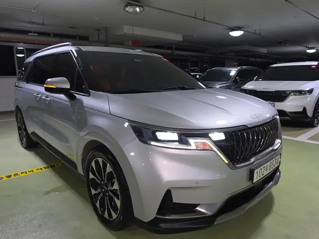 KIA CARNIVAL NOBLESSE 2022