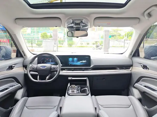 FORD EQUATOR SPORT PREMIUM 2023