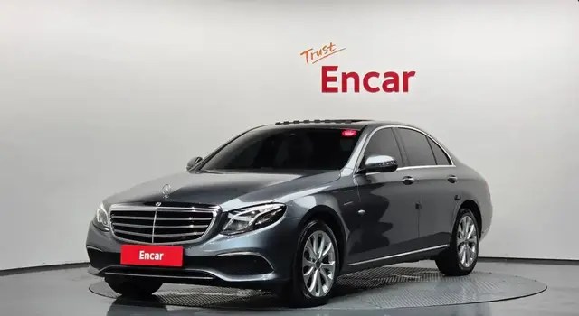 MERCEDES-BENZ W213 E220D 4MATIC 2019
