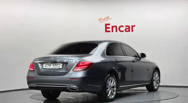 MERCEDES-BENZ W213 E220D 4MATIC 2019