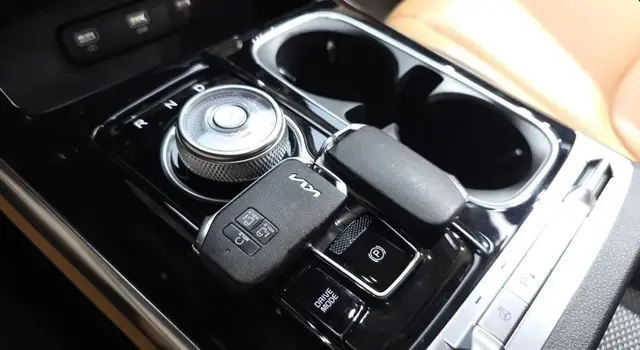 KIA CARNIVAL NOBLESSE 2022