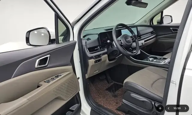 KIA CARNIVAL PRESTIGE 2023