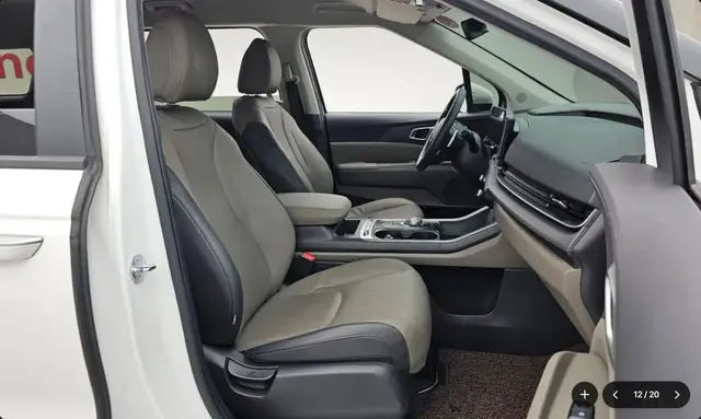 KIA CARNIVAL PRESTIGE 2023