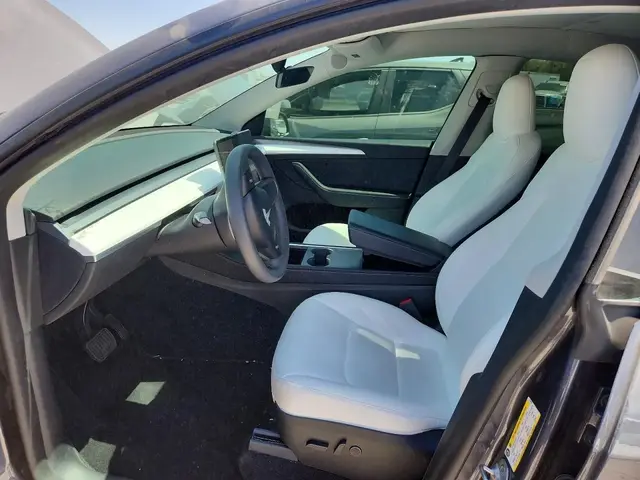 TESLA MODEL Y LONG RANGE 2023