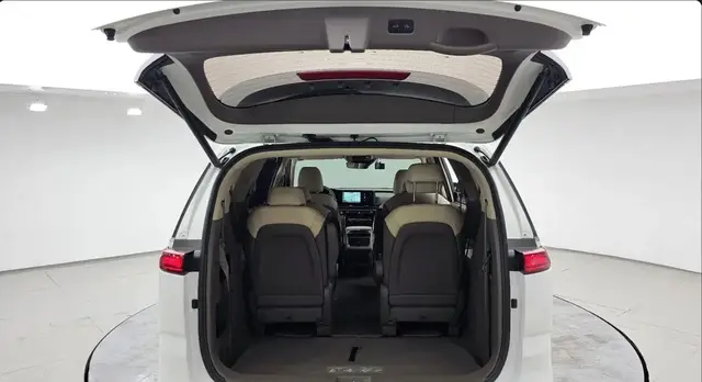 KIA CARNIVAL NOBLESSE 2022