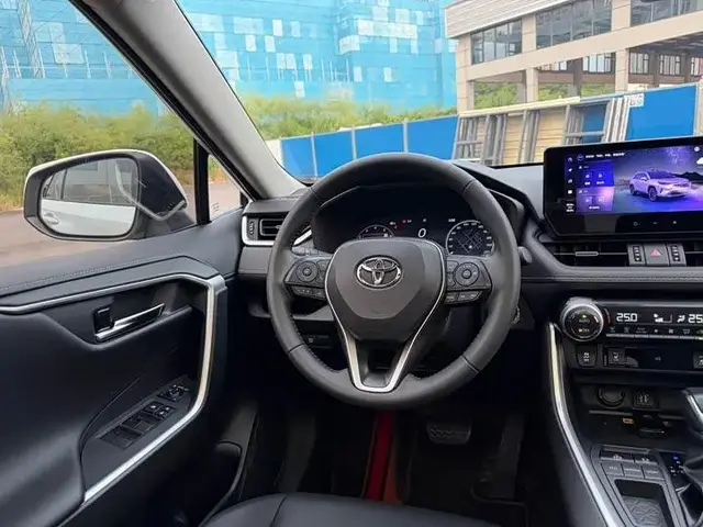 TOYOTA RAV 2023