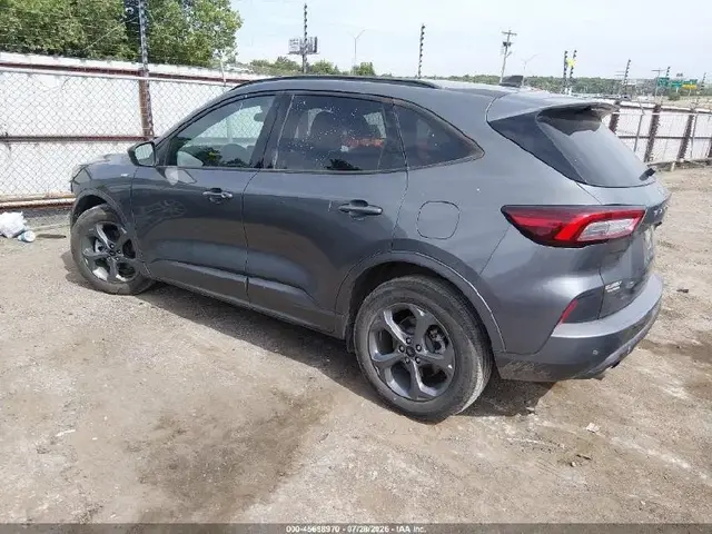 FORD ESCAPE 2023