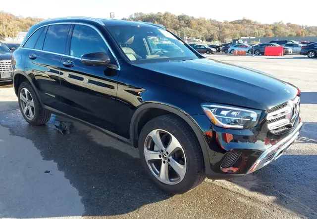 MERCEDES-BENZ GLC 300 2 2022
