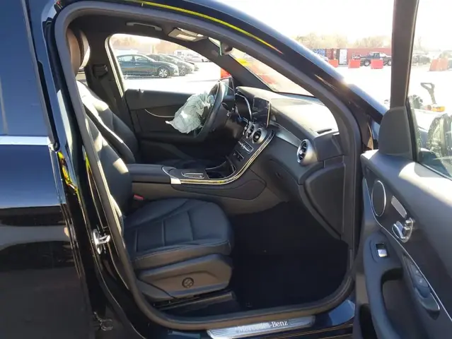 MERCEDES-BENZ GLC 300 2 2022