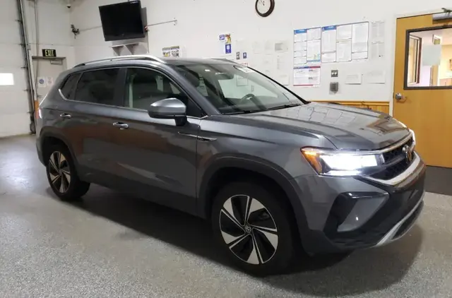 VOLKSWAGEN TAOS SE 2024