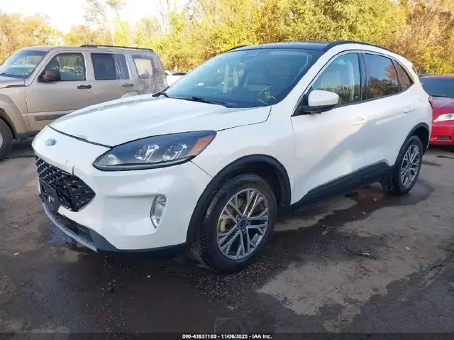 FORD ESCAPE SEL 2022