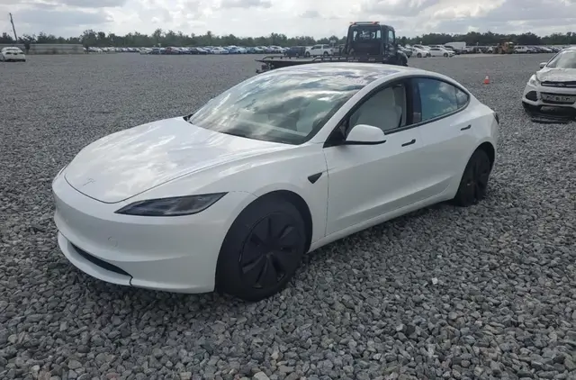 TESLA MODEL 3 2025