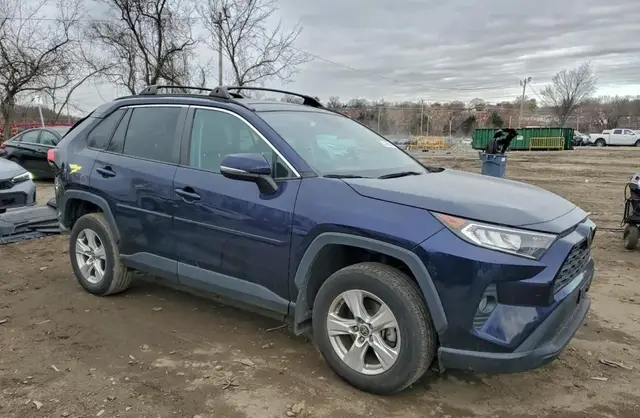 TOYOTA RAV4 2021