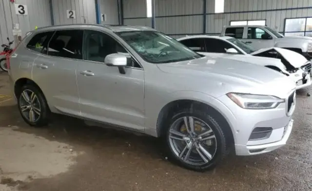 VOLVO XC60 T6 MOMENTUM 2019