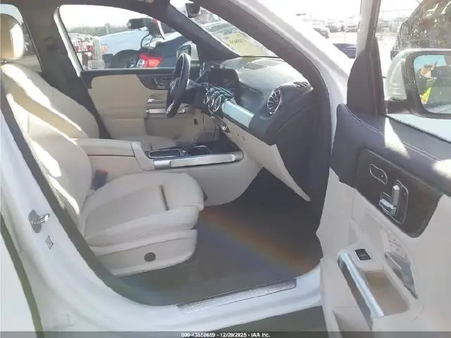 MERCEDES-BENZ GLB 2025