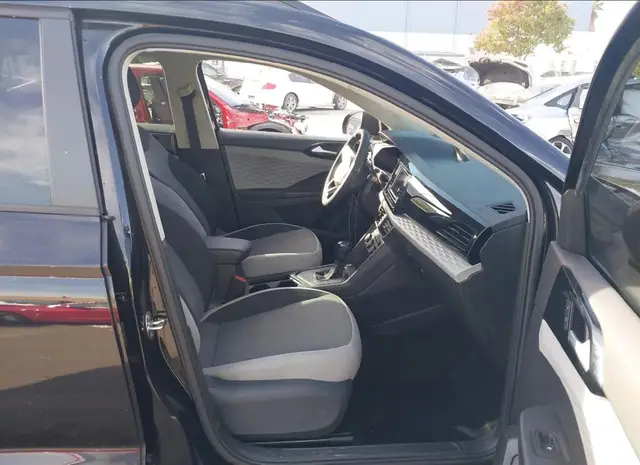 VOLKSWAGEN TAOS 2022