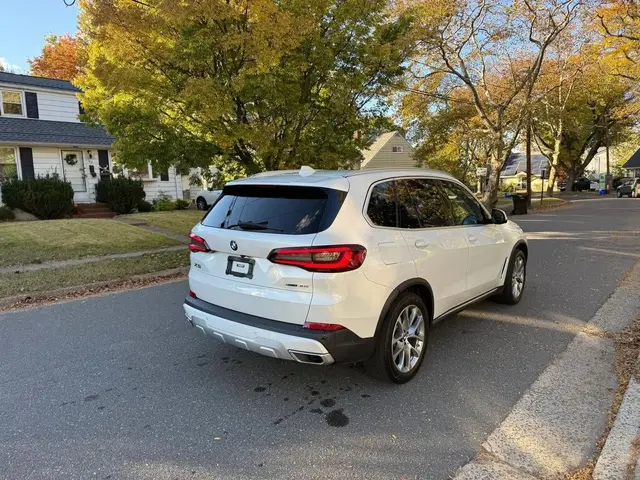 BMW X5 SPORTS ACTIVITY VEHICLE 2022