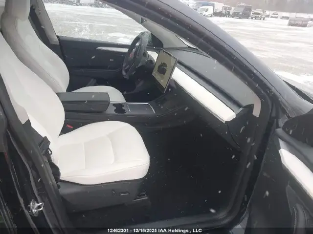 TESLA MODEL Y PERFORMANCE 2024