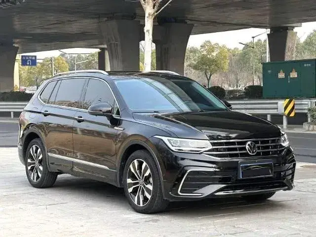 VOLKSWAGEN TIGUAN L 2022
