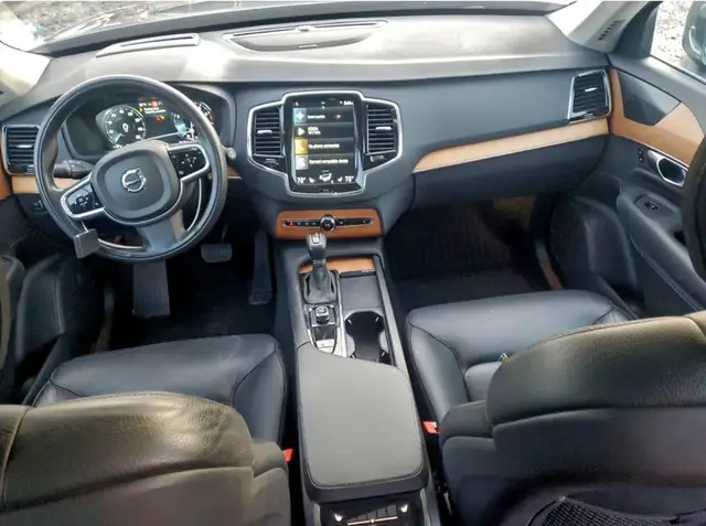 VOLVO XC90 T6 MOMENTUM 2022