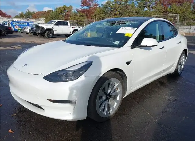 TESLA MODEL 3 2022