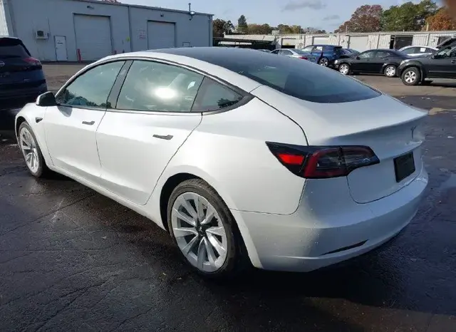 TESLA MODEL 3 2022