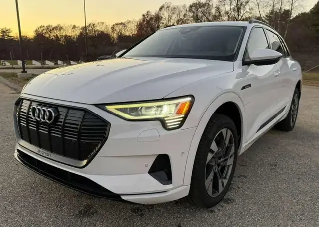 AUDI E-TRON PREMIUM 2021