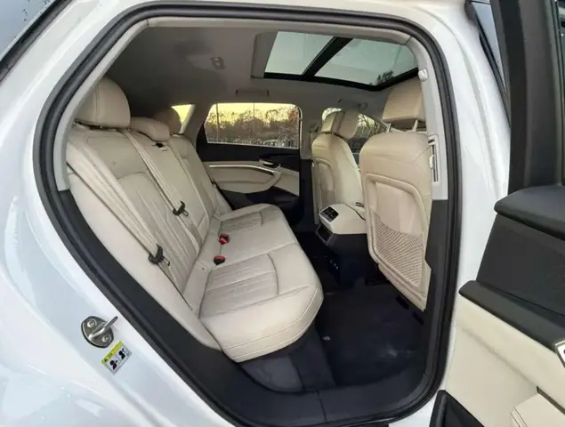 AUDI E-TRON PREMIUM 2021