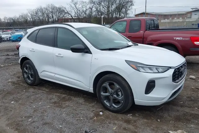 FORD ESCAPE ST-LINE 1 2023