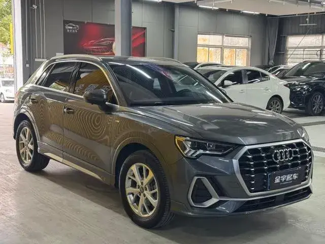 AUDI Q3 2019